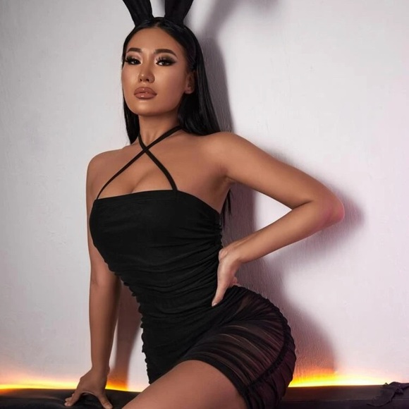 SALE 💲Bodycon Dress 🦋 - Picture 2 of 5